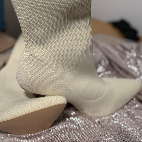 🌟HOST Pick🌟 NWOT Cuccoo, Size 40 9 Ivory White Cream Gold Stiletto Sock Boots - Picture 4 of 16